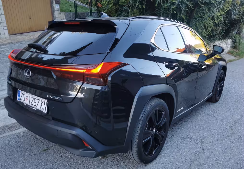 Lexus UX 250h Style 2022 – foto 7