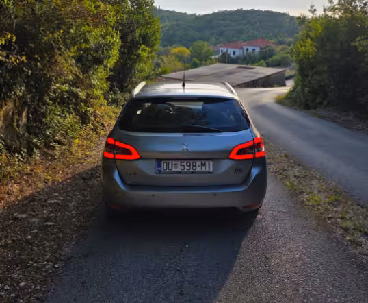 Peugeot 308 SW 1.5 BlueHDi 2018 – fotografija 2
